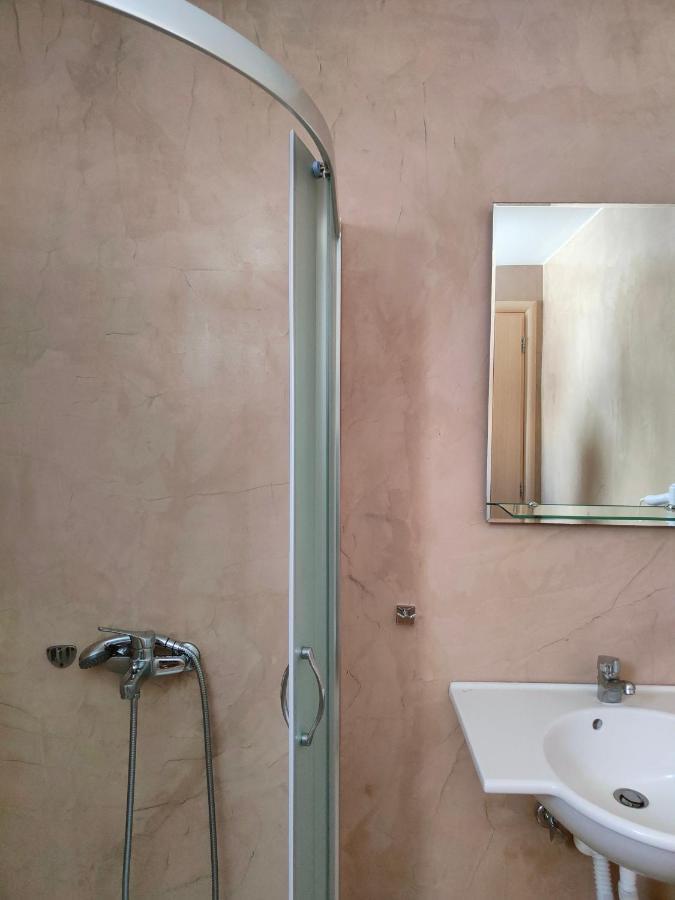 Aelia Rooms & Apartments イオス島 チョーラ エクステリア 写真
