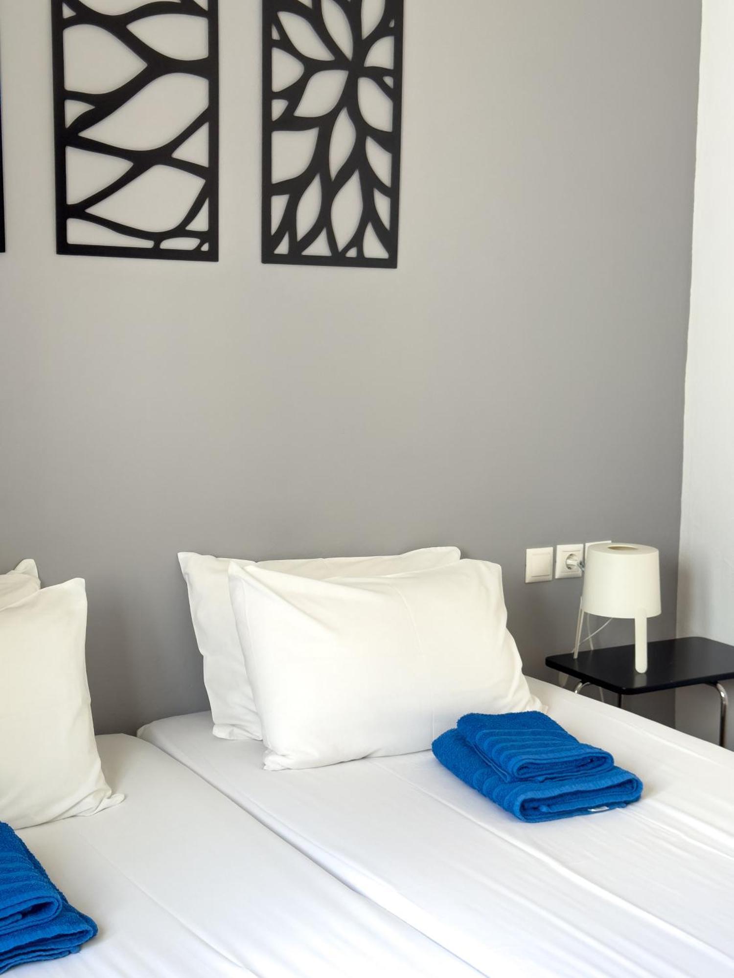Aelia Rooms & Apartments イオス島 チョーラ エクステリア 写真