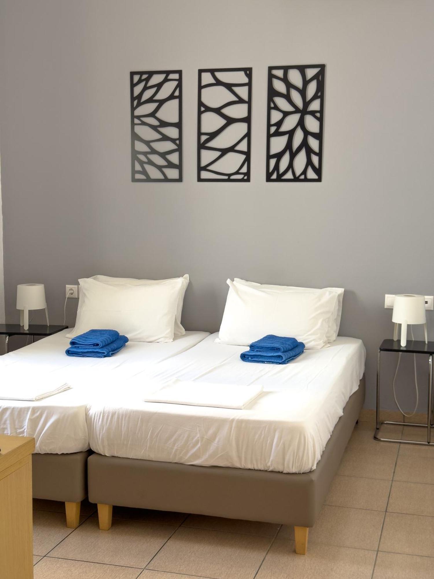 Aelia Rooms & Apartments イオス島 チョーラ エクステリア 写真