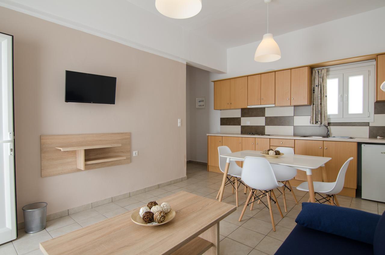 Aelia Rooms & Apartments イオス島 チョーラ エクステリア 写真